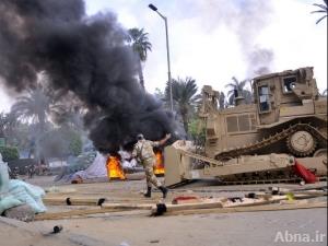 الأمن المصري يواصل فض اعتصام "رابعة العدوية" ويعتقل قيادات إخوانية