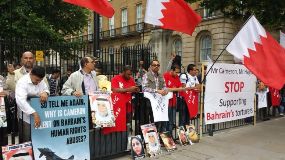 Protesters march to UK PM office, back Bahrain uprising