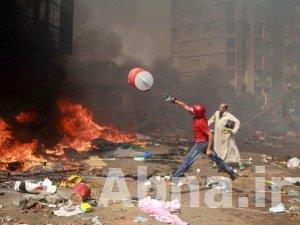 انصار مرسي يقتحمون مبنى محافظة الجيزة ويشعلون النار فيه