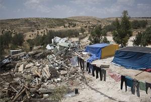 Israeli Forces Demolish 2 Homes in Negev Town