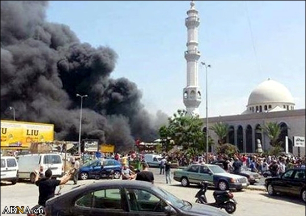 انفجاران عظیمان أمام مسجدي التقوی والسلام في طرابلس شمال لبنان