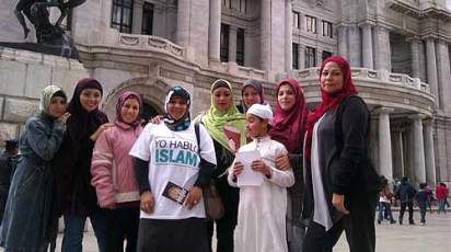 Ajouter le nombre d'hispanophones aux États-Unis à embrasser l'Islam