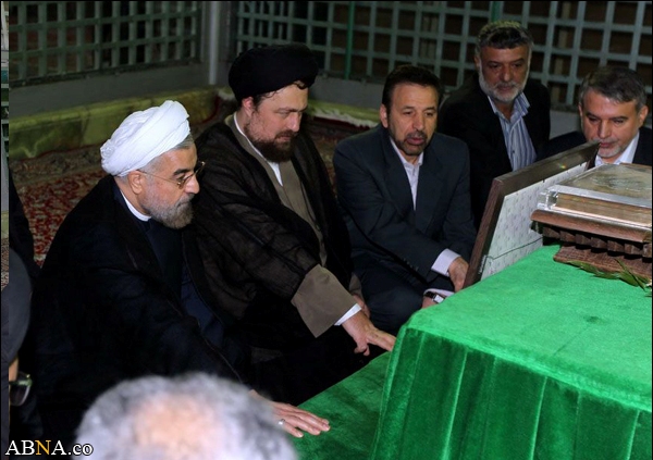 ڈاکٹر حسن روحانی اور کابینہ، امام راحل کے مزار پر
