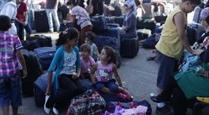 “Miles de Palestinos Varados en Ambos Lados de la Frontera de Rafah ya que las Restricciones Permanecen”