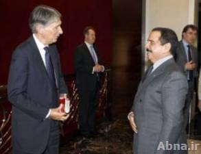 ملك البحرين يطالب وزير الدفاع البريطاني بإنقاذ الشعب السوري