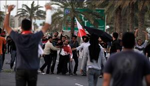 “Las Fuerzas del Régimen Al-Jalifa Reprimen Protestas cerca de Manama”