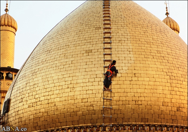 Bildbericht / Entstaubung und Reinigung des heiligen Schreins von Hazrat Abul Fazl (a.s)