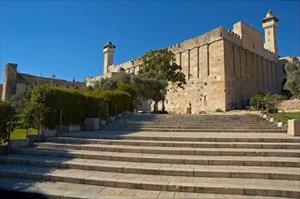 Israel denies Palestinians access to Ibrahim Mosque