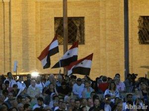 أكثر من 100 ألف شخص يحضرون قداسا من أجل سورية في الفاتيكان