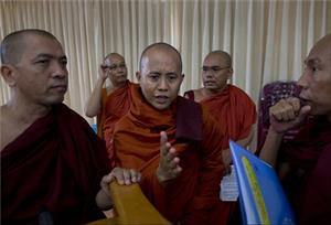 Burmese Buddhist Signs Peace Agreement with Islamic Leaders