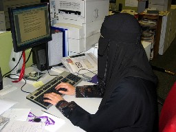 Birmingham : un lycée interdit le port du niqab