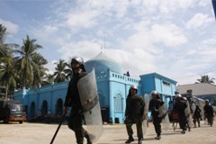 One Killed in East Java Clash Between Rival Islamic Groups