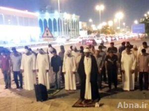 البحرينيون يؤدون الصلاة في المساجد المهدومة..و«الشيخ السلمان» يطالب بإعادة بناء جميع المساجد