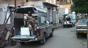صوبہ سندھ کے دارالخلافه کراچی کے مختلف علاقوں میں رینجرز کی کارروائیاں،14دھشتگرد ملزمان گرفتار   	