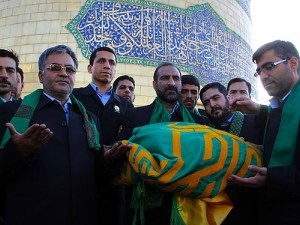 گنبد رضوی پر پرچم کو تبدیل کرنے کی پر وقار تقریب