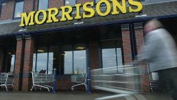 Angleterre : un supermarché offre du champagne à un client musulman pour se racheter d’une tromperie halal