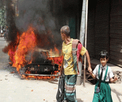عبدالقادر ملا کو سزائے موت کا حکم سنائے جانے کے خلاف بنگلادیش میں ملک گیر ہڑتال