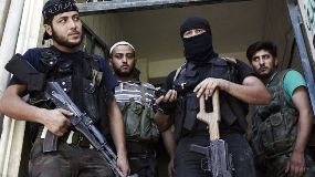 Al-Qaeda, FSA militants clash near Turkish border