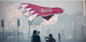 Bahrainische Truppen setzen Tränengas gegen Demonstranten in Manama ein