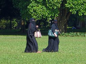 Suisse : l’interdiction du niqab votée au canton de Tessin