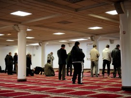 Des excréments jetés sur les murs d’une mosquée en France