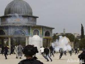 الشرطة الإسرائيلية تشتبك مع الفلسطينيين بسبب زيارات اليهود للأقصى