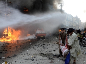 پشاور، دھماکہ117 سے زائد افراد جاں بحق اورزخمی _ تصویر