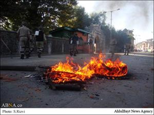 Image / Kashmiri Shia and Sunni Muslims Protest after Friday Prayers