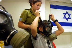 En "Israël", des queues interminables devant les centres de distribution de masques à gaz