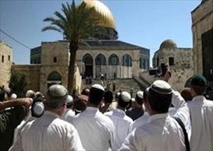 Report: 1,595 settlers, including officials, defiled the Aqsa Mosque last month