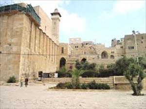 Jewish settlers scrawl anti-Islam slurs on mosque