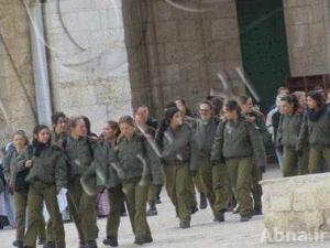 قوات الاحتلال الاسرائيلي تقتحم ساحات المسجد الأقصى وسط احتجاجات فلسطينية