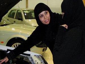 سعودي عرب ميں خواتين کي ڈرائيونگ پر پابندي