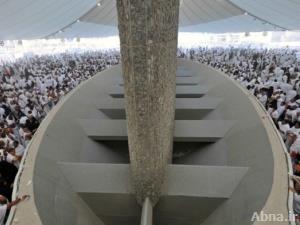 حجاج بيت الله الحرام يواصلون تأدية مناسكهم