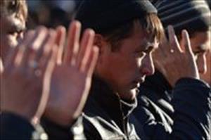 Über 100 000 Muslime feiern in Moskau Opferfest