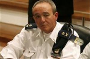 General Eli Marom wegen Kriegsverbrechen in Gaza am Londoner Flughafen festgehalten.