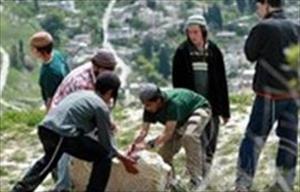Jewish settlers assault Palestinian couple in Al-Khalil