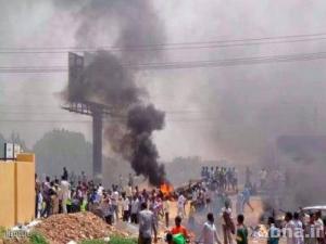 معارضون سودانيون ينشقون عن الحزب الحاكم لتشكيل تيار سياسي