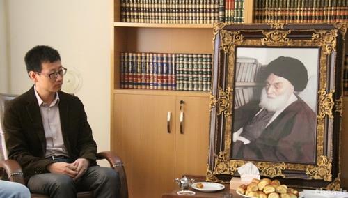 A Chinese investor converts to Shiite Islam on Eid al-Qadir / Pics