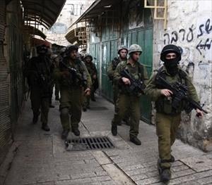 Israeli Soldiers Kidnap 21 Palestinians In West Bank