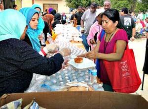 Muslims feeding the poor in Dallas, Texas