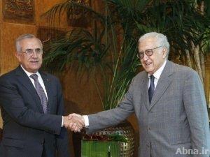 «الإبراهيمي» يبدأ مباحثات مع الرئيس اللبناني فور وصوله الى بيروت آتيا من دمشق
