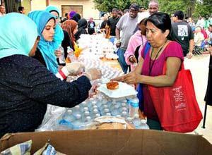 Muslime spenden an Arme in Texas
