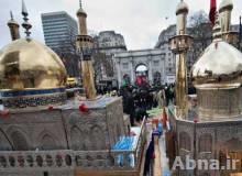 London Muslim Students Pray in Rain
