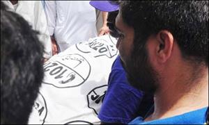 کراچی پھر لہو لہو ،رات سے اب تک 10 افراد ہلاک   	