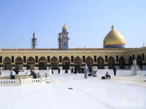 بالصور / أمانة مسجد الكوفة تبدأ مراسيم العزاء لشهر محرم الحرام