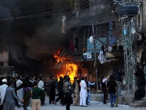 مدرسہ تعلیم القرآن راجہ بازار کی چھت پر مامور پولیس اہلکار کے زبانی