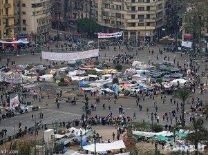 ألف محتج يدخلون ميدان التحرير بالقاهرة ويهتفون ضد الجيش والشرطة