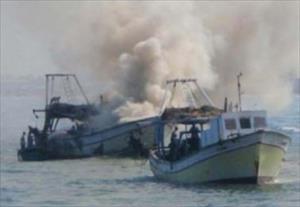 Zionistische Soldaten beschießen Fischerboote in Gaza