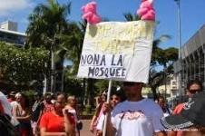 Manifestation contre la construction d’une mosquée à Tahiti